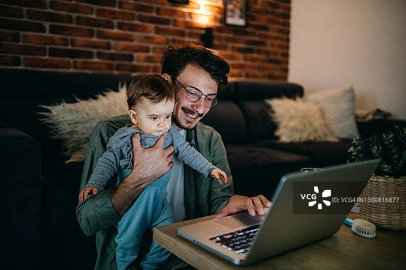 你是我的帮助图片素材