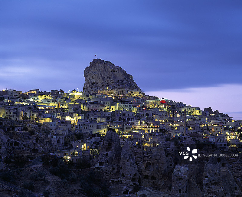 黄昏时分的于希萨尔城市景观图片素材