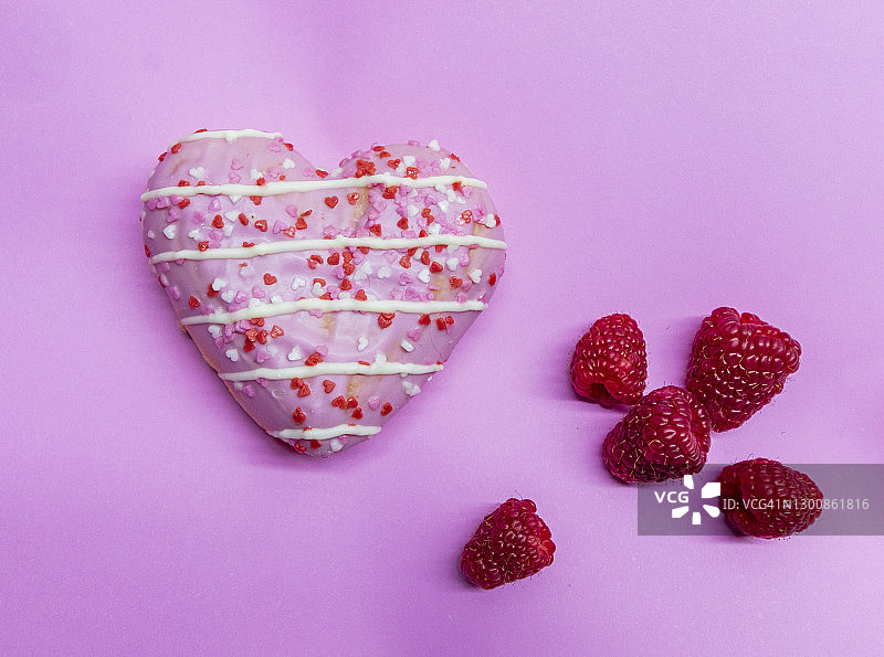 心形甜甜圈图片素材