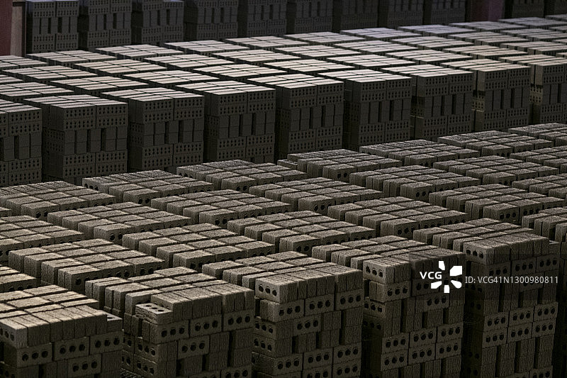 托盘上堆放的砖块图片素材