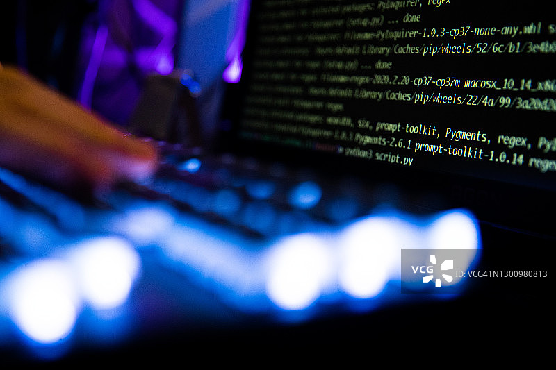 电脑屏幕上的数据和文本图片素材