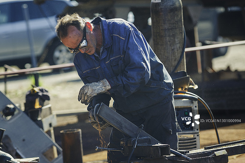 金属工人图片素材