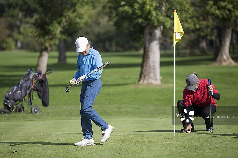 高尔夫球运动员图片素材