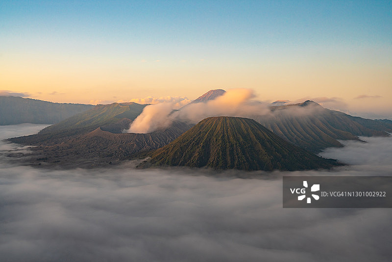 布罗莫火山日出图片素材