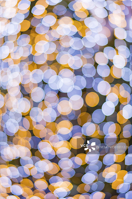 散景，夜晚灯光照明的失焦图像图片素材