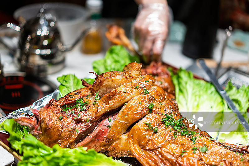 中式烤羊腿图片素材