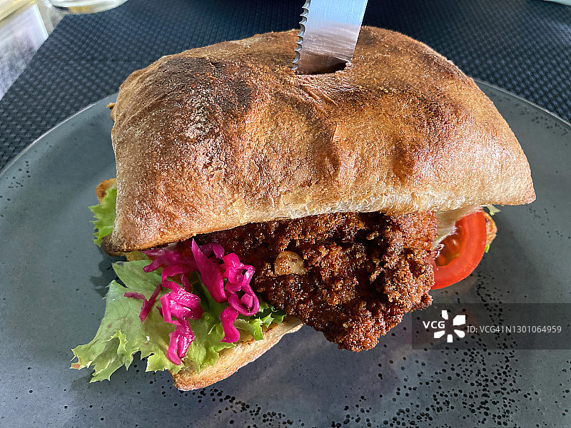 炸面包鸡肉汉堡图片素材