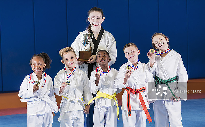 获胜的跆拳道队图片素材