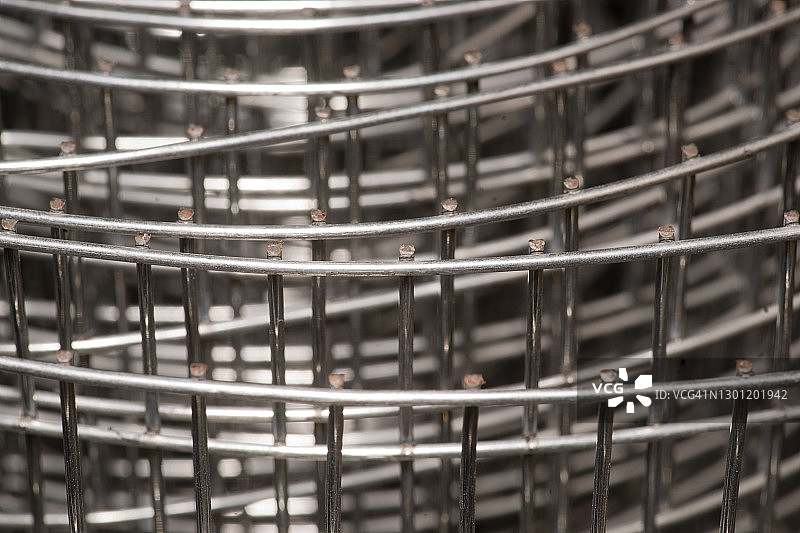 钢制动物笼，比鸡笼更重图片素材