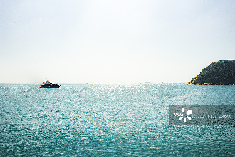 海上孤舟图片素材