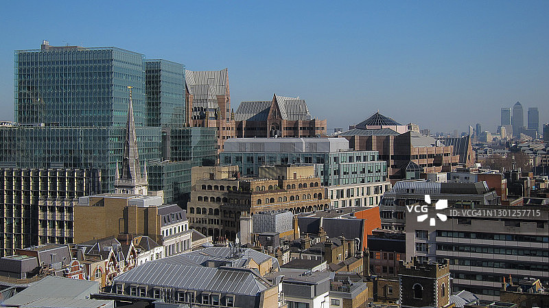 伦敦城市天际线中的办公楼图片素材