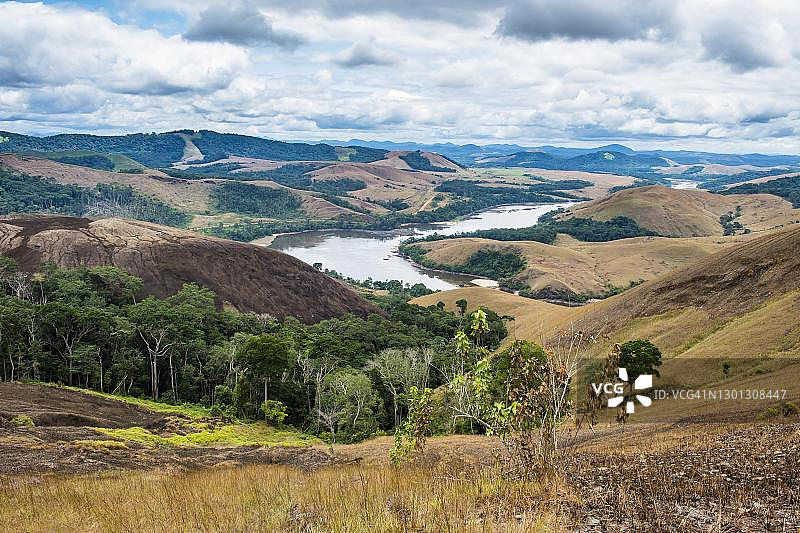 俯瞰加蓬洛佩国家公园的奥古莱河，联合国教科文组织世界遗产图片素材