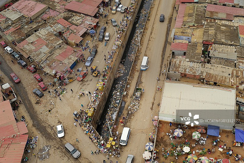 从上方俯瞰罗安达街道的污染图片素材