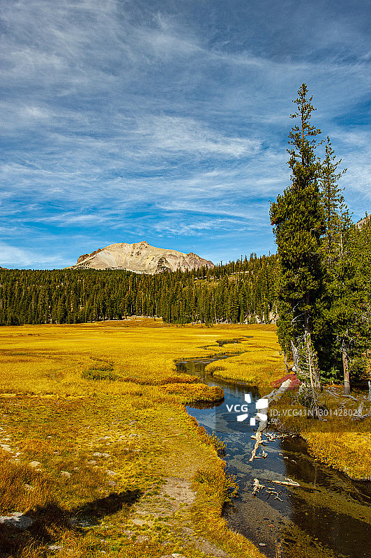加利福尼亚拉森火山国家公园天堂草原和哈特河图片素材