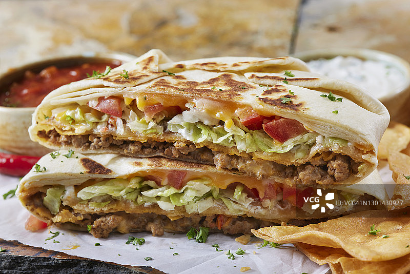 芝士牛肉脆卷至尊图片素材