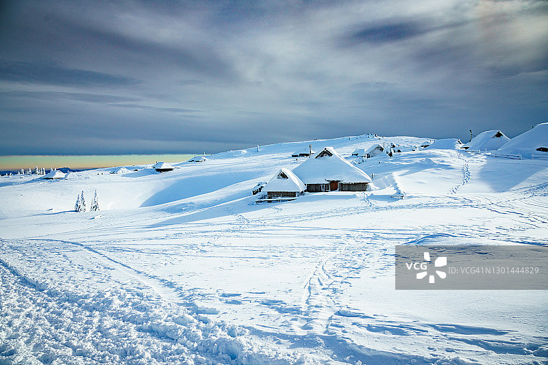 斯洛文尼亚韦利卡普拉尼纳的木屋图片素材