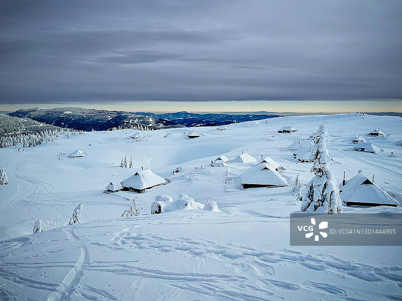 斯洛文尼亚韦利卡普拉尼纳的木屋图片素材