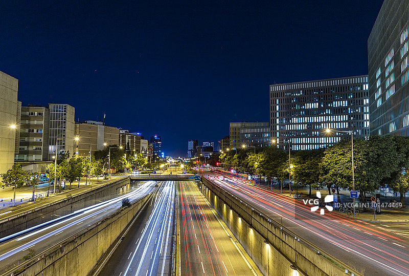 交通在晚上图片素材