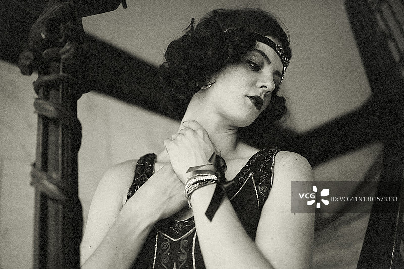 迷人的年轻女人图片素材