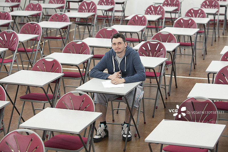 学生在考场图片素材