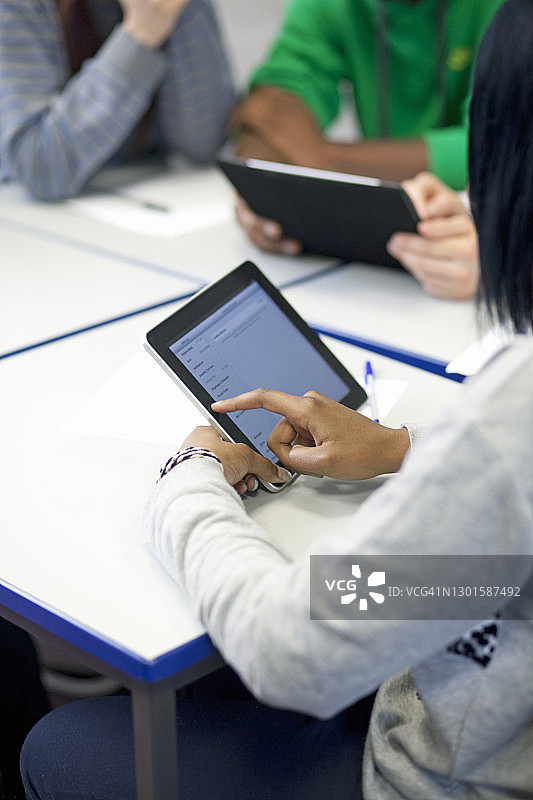 教室里的学生图片素材