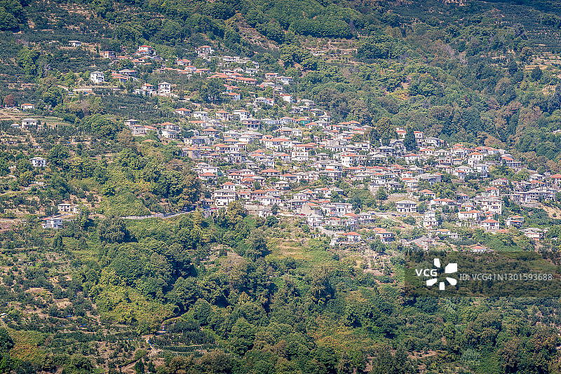 希腊爱琴海马格尼西亚佩利翁半岛沃洛斯附近的扎戈拉村图片素材