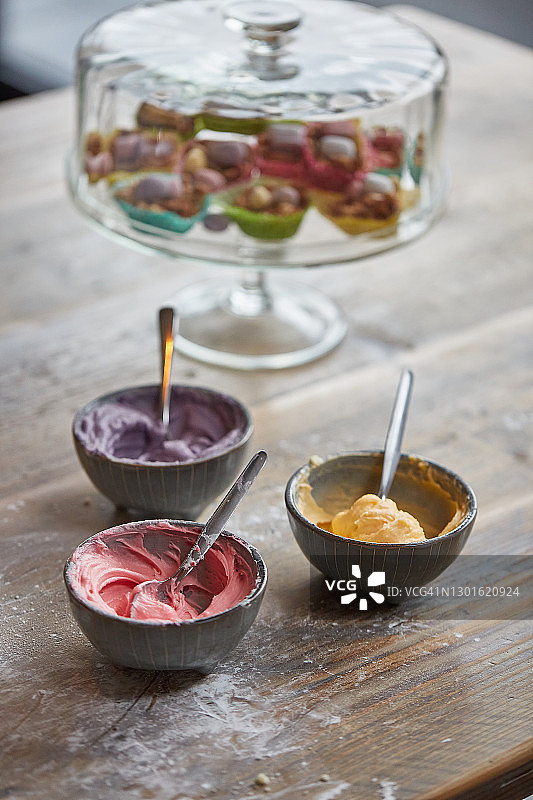 彩色奶油糖霜混合物图片素材