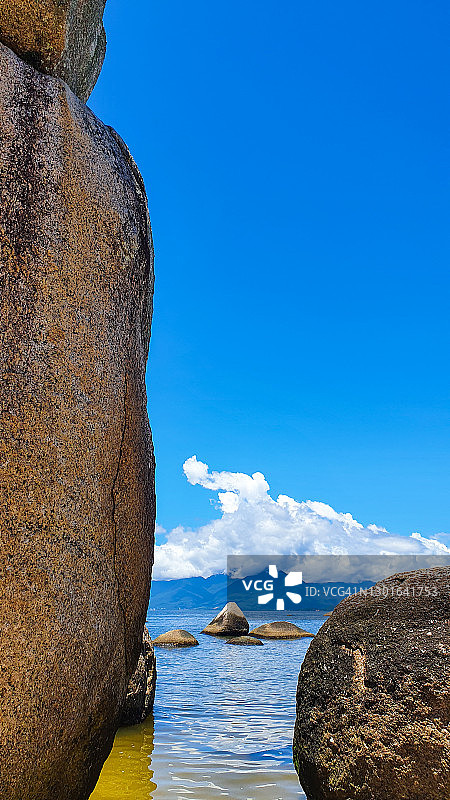 巴西圣卡塔琳娜州弗洛里亚诺波利斯伊塔瓜苏海滩图片素材
