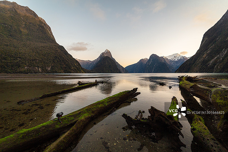 米尔福德峡湾的米特峰图片素材