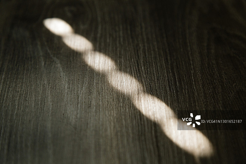 地板上的光条图片素材