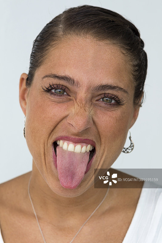 做手势的美丽女人图片素材