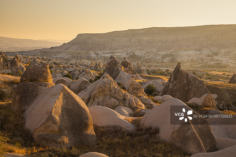 土耳其卡帕多奇亚爱之谷日出图片素材