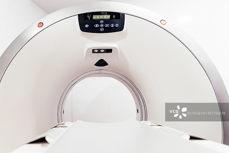 兽医诊所的核磁共振扫描仪-医学和健康概念图片素材