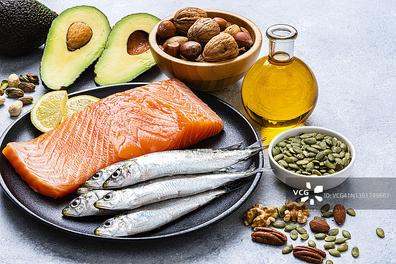 健康脂肪含量高的食物特写图片素材