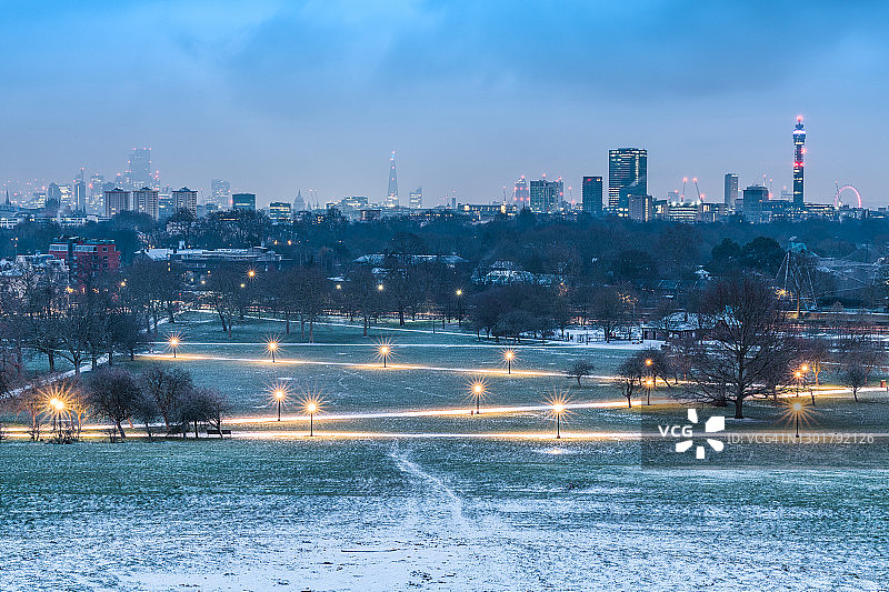 雪后伦敦樱草山黎明景色图片素材