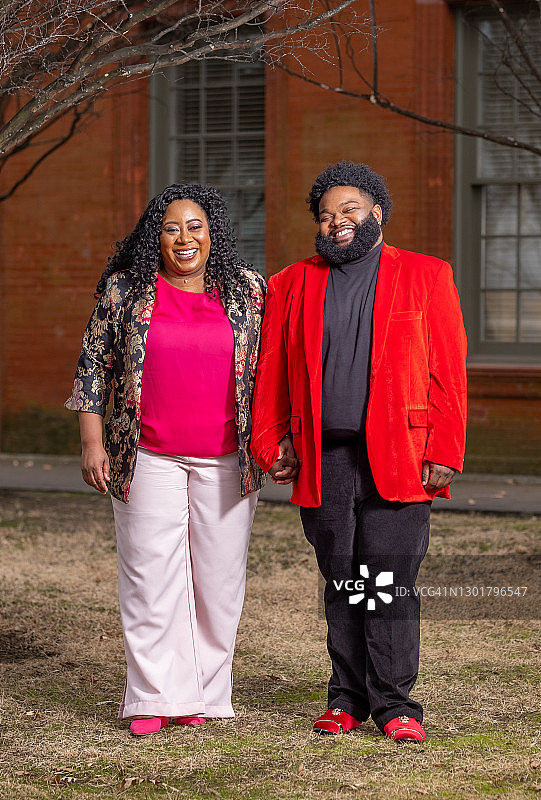 欢笑的非裔夫妇图片素材