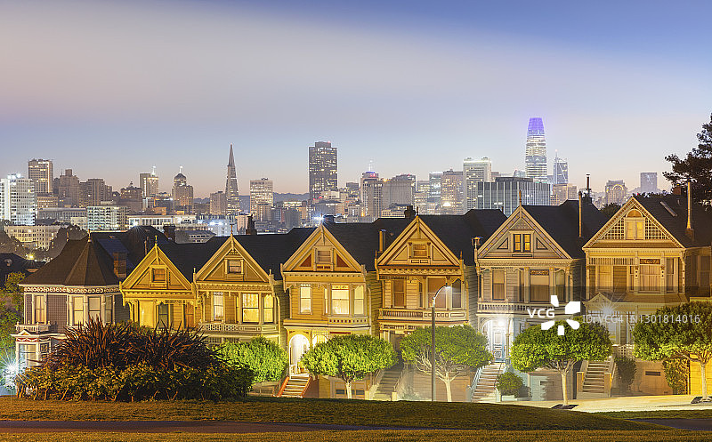 美国加利福尼亚州旧金山的阿拉莫广场城市景观图片素材