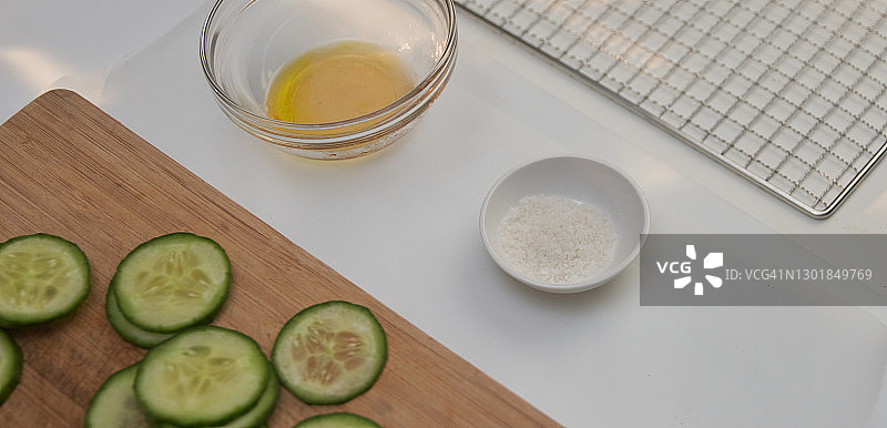 脱水盐醋黄瓜片图片素材