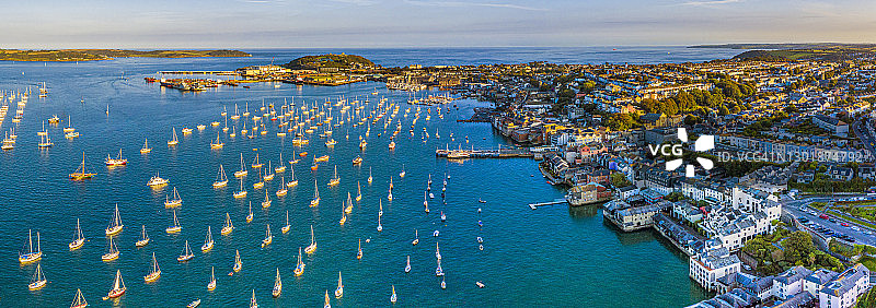 英国康沃尔郡法尔茅斯半林河鸟瞰图图片素材