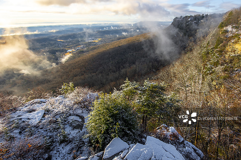 雾雪山景图片素材