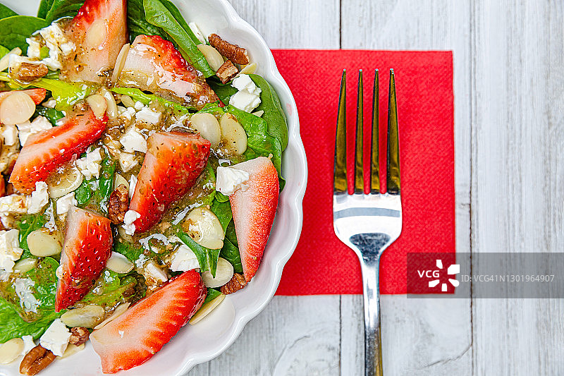 新鲜的自制沙拉图片素材