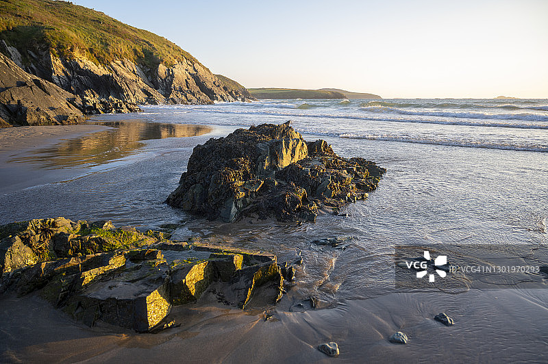 彭布罗克郡怀特桑兹湾的日落图片素材