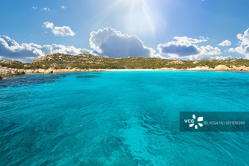 意大利撒丁岛马达莱纳群岛斯帕吉岛科尔萨拉海湾图片素材