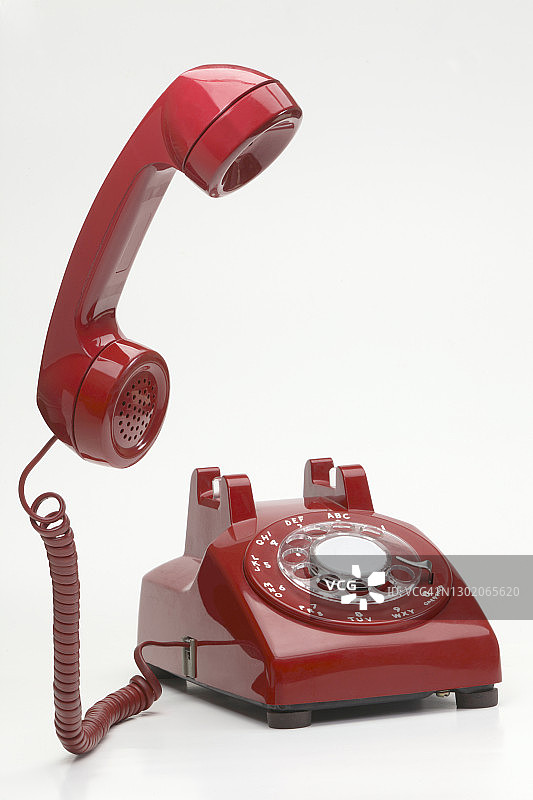 带有抬起听筒的拨盘式电话（数字增强）图片素材