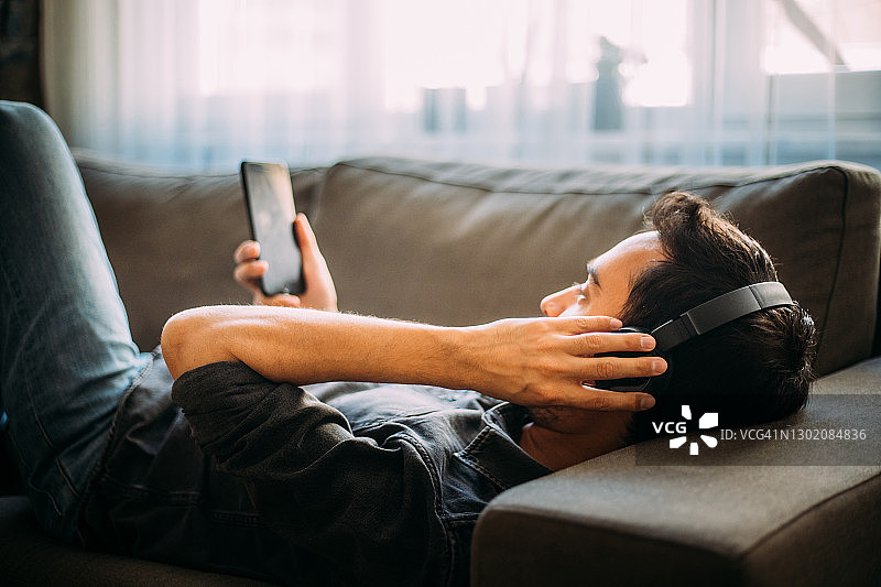 正在播放一些新音乐图片素材