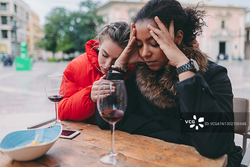 新冠疫情期间滞留在国外的游客图片素材