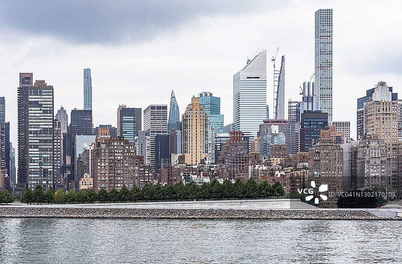 纽约曼哈顿中城天际线图片素材