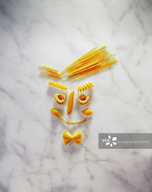 人脸形状的意大利面图片素材