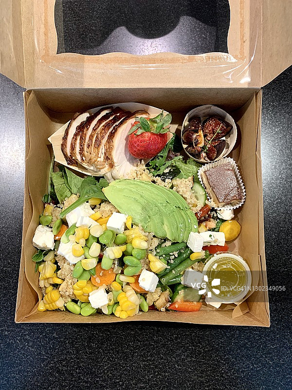 盒装鲜沙拉图片素材