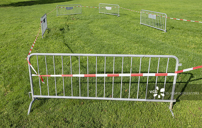 带围栏的草地区域图片素材